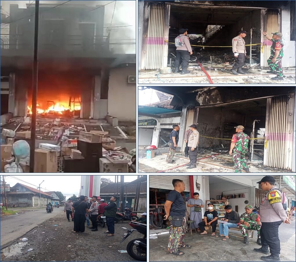 Diduga Korsleting Listrik, Toko Elektronik di Purwoasri Tegaldlimo Hangus dilalap Si Jago Merah