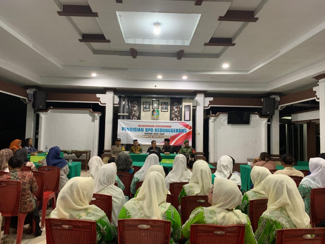 Kawal Demokrasi Desa, Babinsa Kedunggebang Monitor Musyawarah Pengisian Anggota BPD Keterwakilan Perempuan
